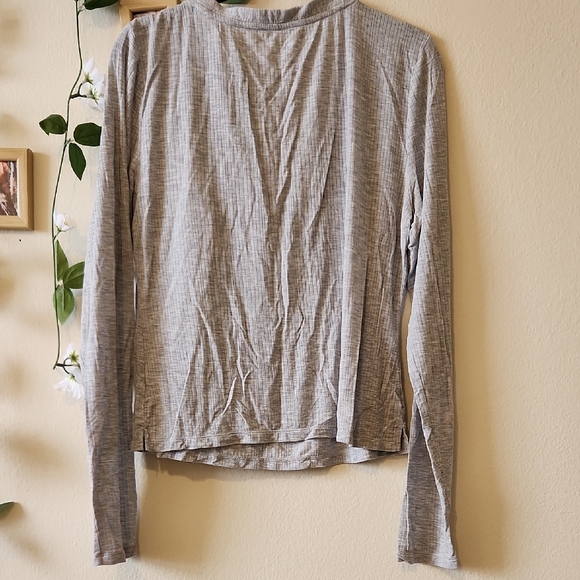 Like New - Aerie Grey Superchill Modal Long Sleeve Top - L - Picture 4 of 6